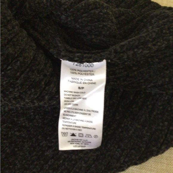 Jachs Girlfriend NWOT soft and cozy black sweater - Picture 7 of 9